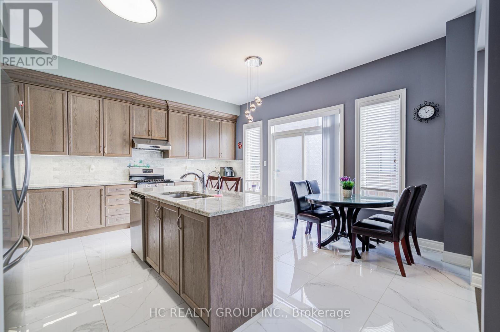25 Deer Pass Road, East Gwillimbury, Ontario  L9N 0L6 - Photo 12 - N12475380