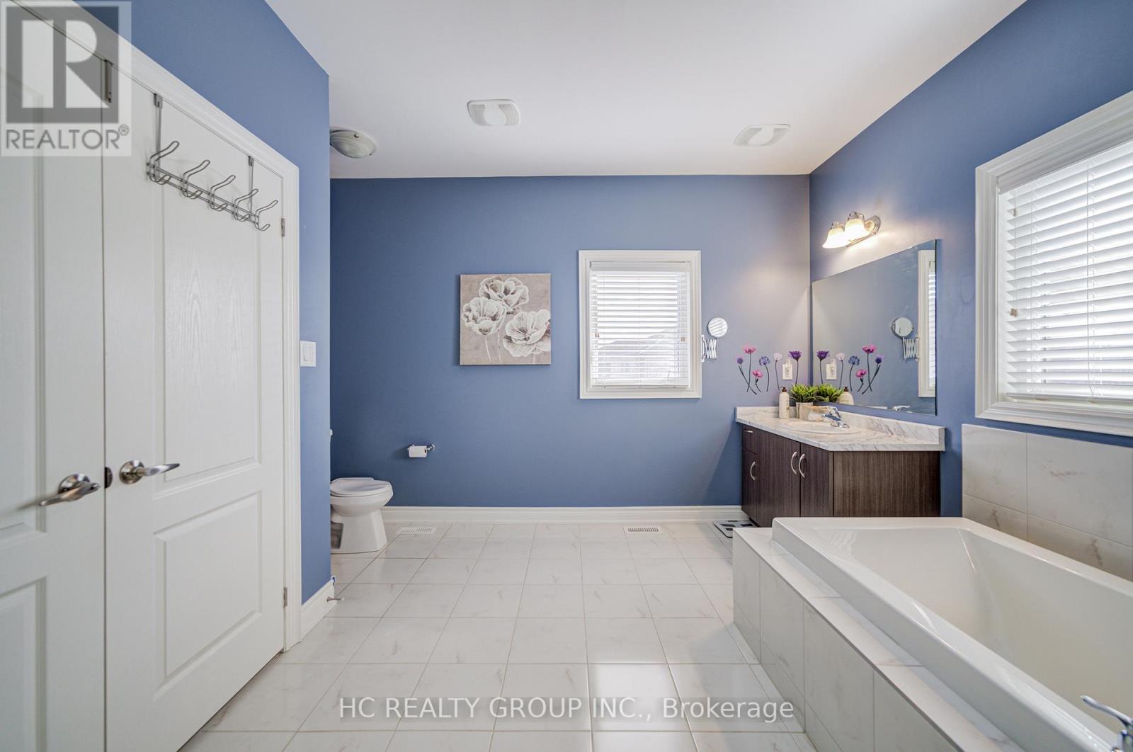 25 Deer Pass Road, East Gwillimbury, Ontario  L9N 0L6 - Photo 23 - N12475380