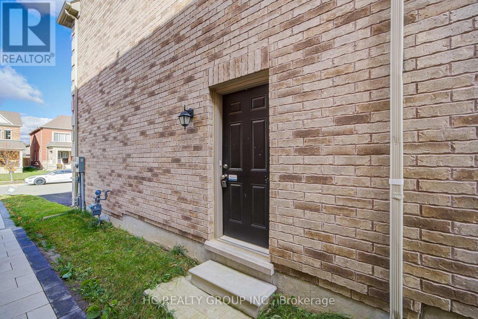 25 Deer Pass Road, East Gwillimbury, Ontario  L9N 0L6 - Photo 29 - N12475380