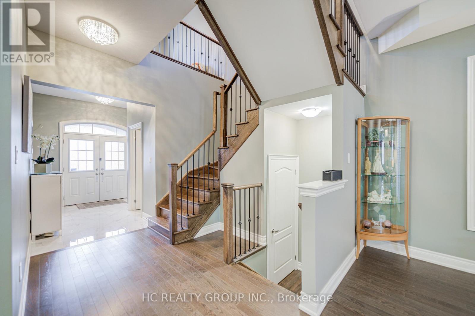 25 Deer Pass Road, East Gwillimbury, Ontario  L9N 0L6 - Photo 4 - N12475380