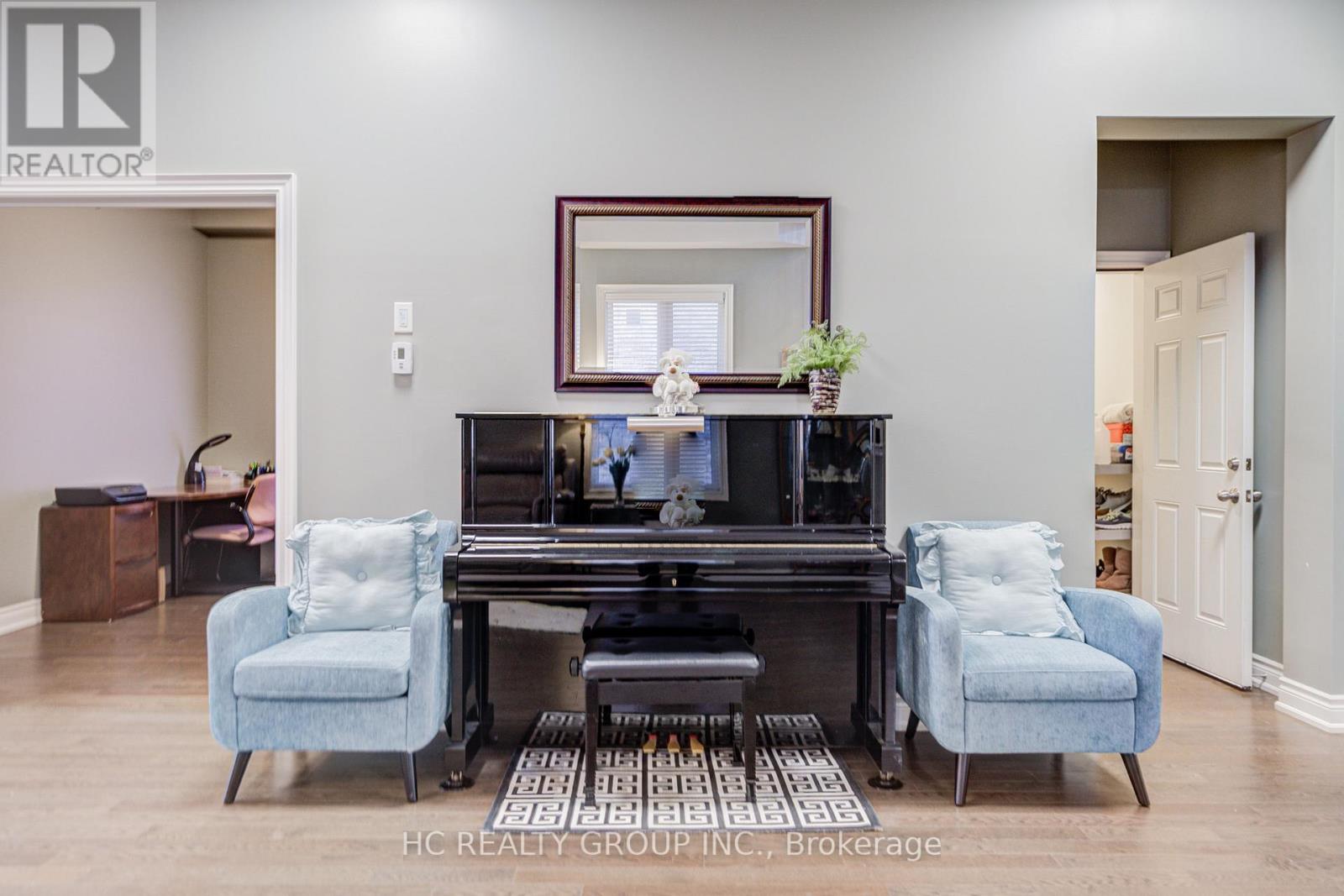 25 Deer Pass Road, East Gwillimbury, Ontario  L9N 0L6 - Photo 7 - N12475380