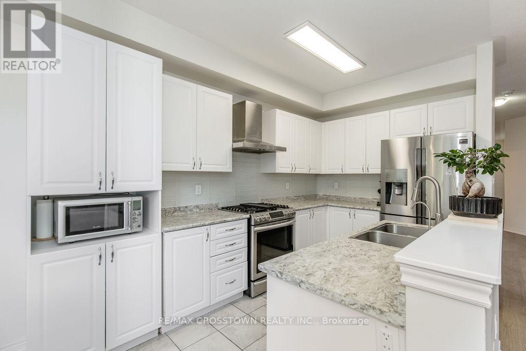49 Greenwood Drive, Essa (Angus), Ontario  L0M 1B5 - Photo 16 - N12475422