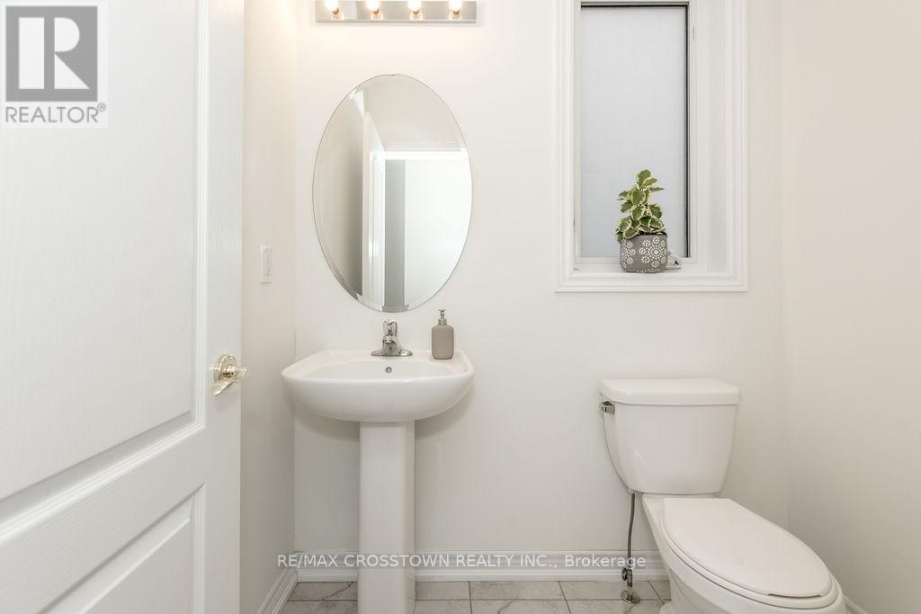 49 Greenwood Drive, Essa (Angus), Ontario  L0M 1B5 - Photo 7 - N12475422