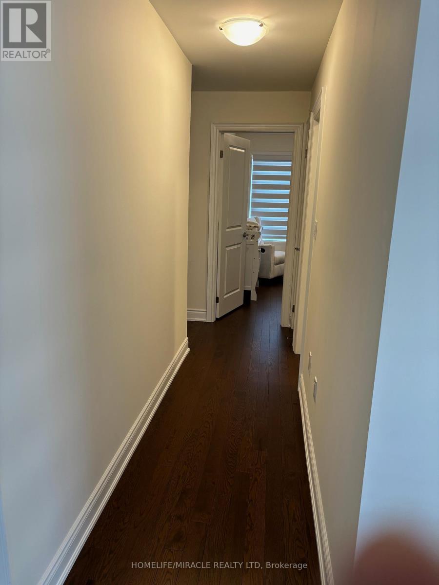 8 Bennington Road, Newmarket (Summerhill Estates), Ontario  L3X 0M8 - Photo 11 - N12475436