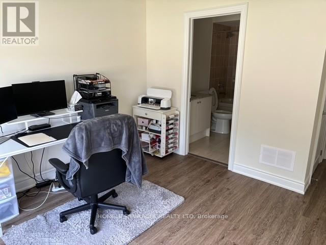 8 Bennington Road, Newmarket (Summerhill Estates), Ontario  L3X 0M8 - Photo 12 - N12475436