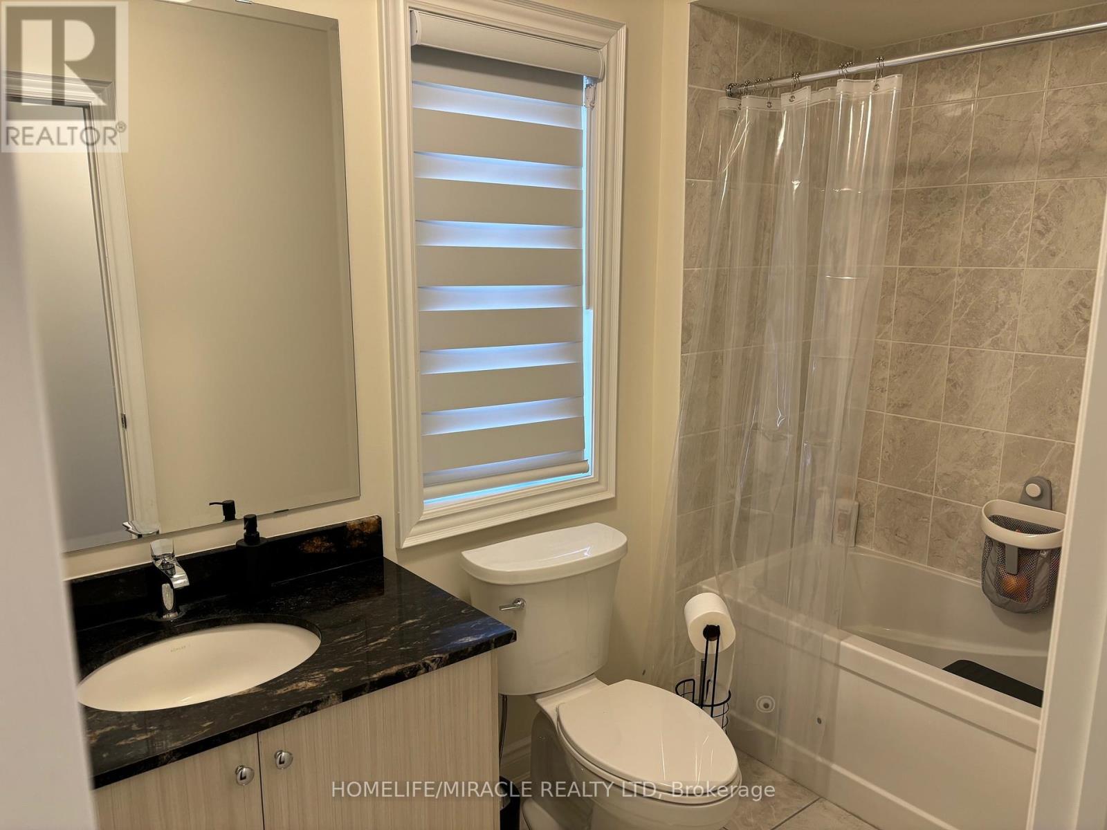 8 Bennington Road, Newmarket (Summerhill Estates), Ontario  L3X 0M8 - Photo 14 - N12475436