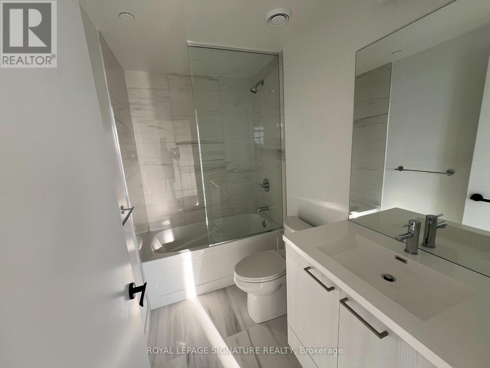 2506 - 225 Commerce Street, Vaughan, Ontario  L4K 0R1 - Photo 18 - N12475451