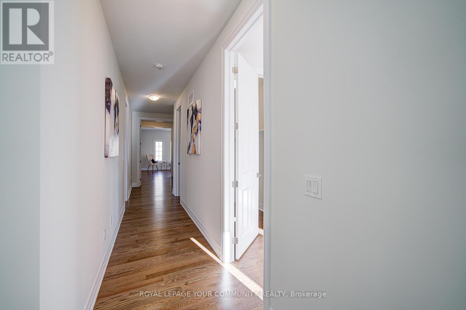 18 Shadyridge Street, King (King City), Ontario  L7B 1B4 - Photo 28 - N12475458