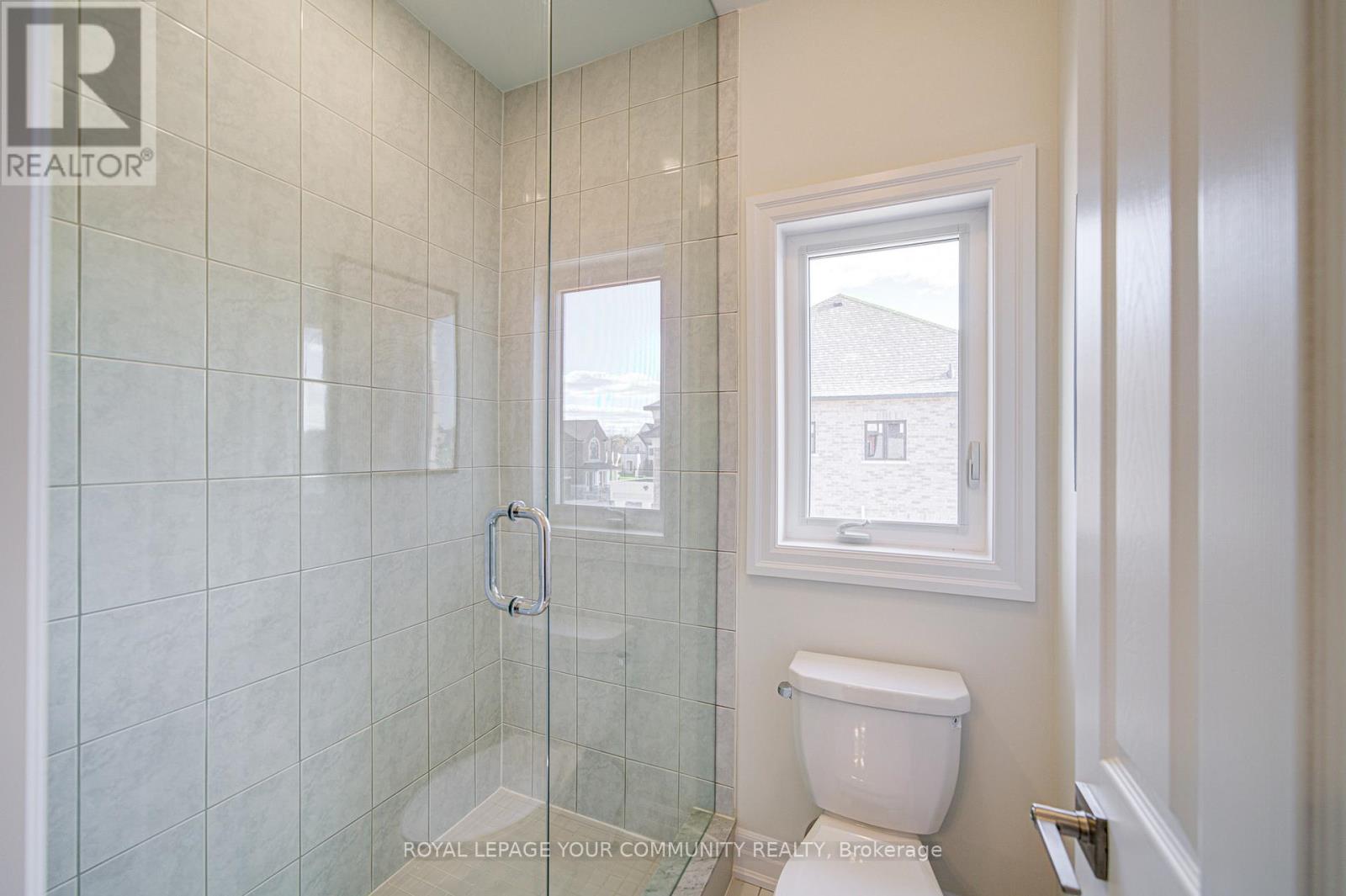 18 Shadyridge Street, King (King City), Ontario  L7B 1B4 - Photo 32 - N12475458