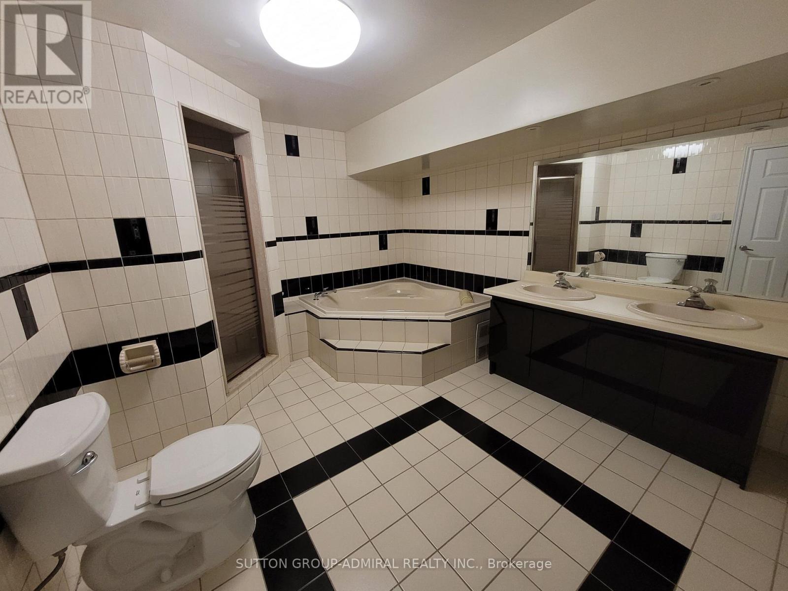 61 Janesville Road, Vaughan, Ontario  L4J 7A1 - Photo 4 - N12475468