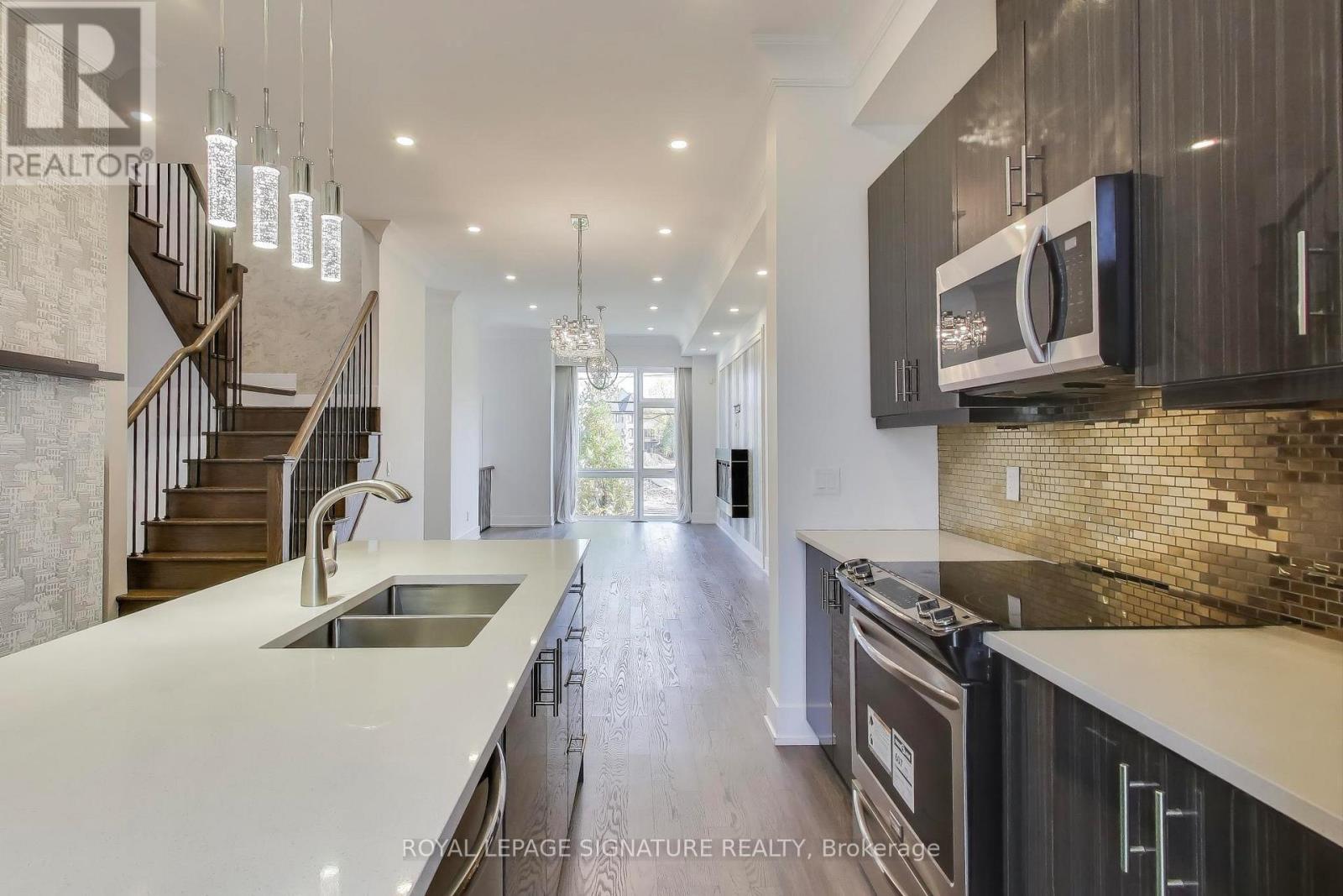 9124 Bathurst Street, Vaughan (Patterson), Ontario  L4J 0K1 - Photo 10 - N12475471