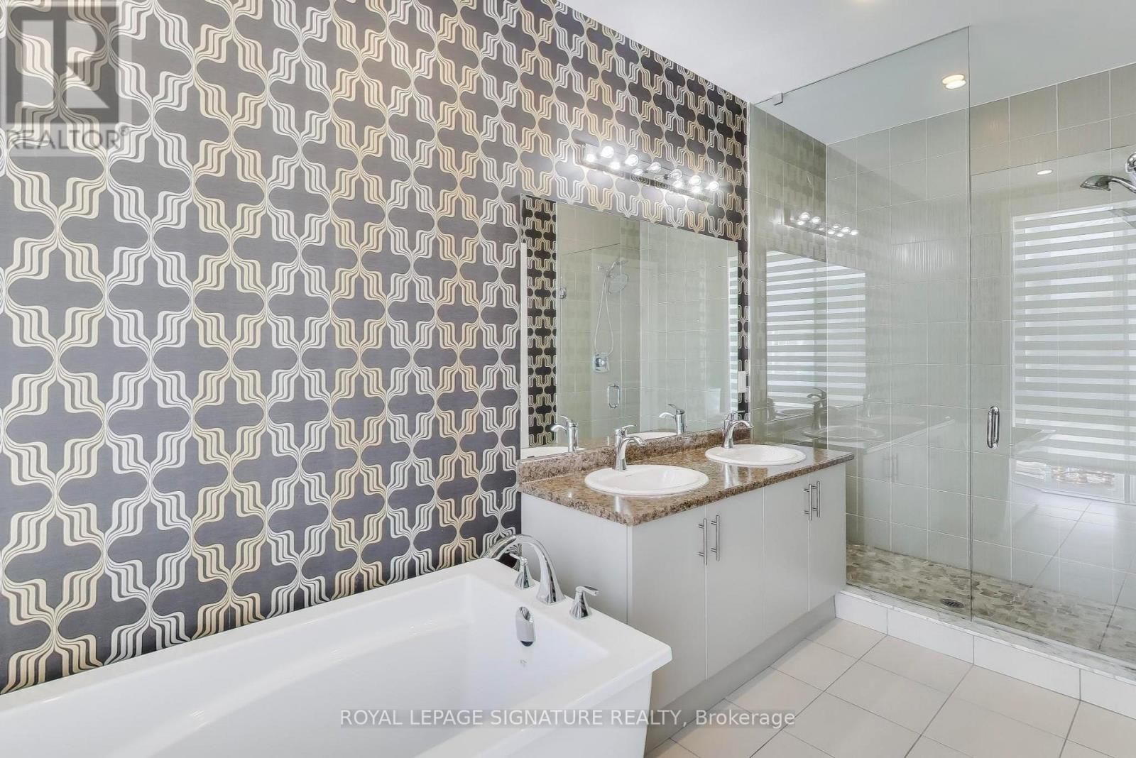 9124 Bathurst Street, Vaughan (Patterson), Ontario  L4J 0K1 - Photo 17 - N12475471