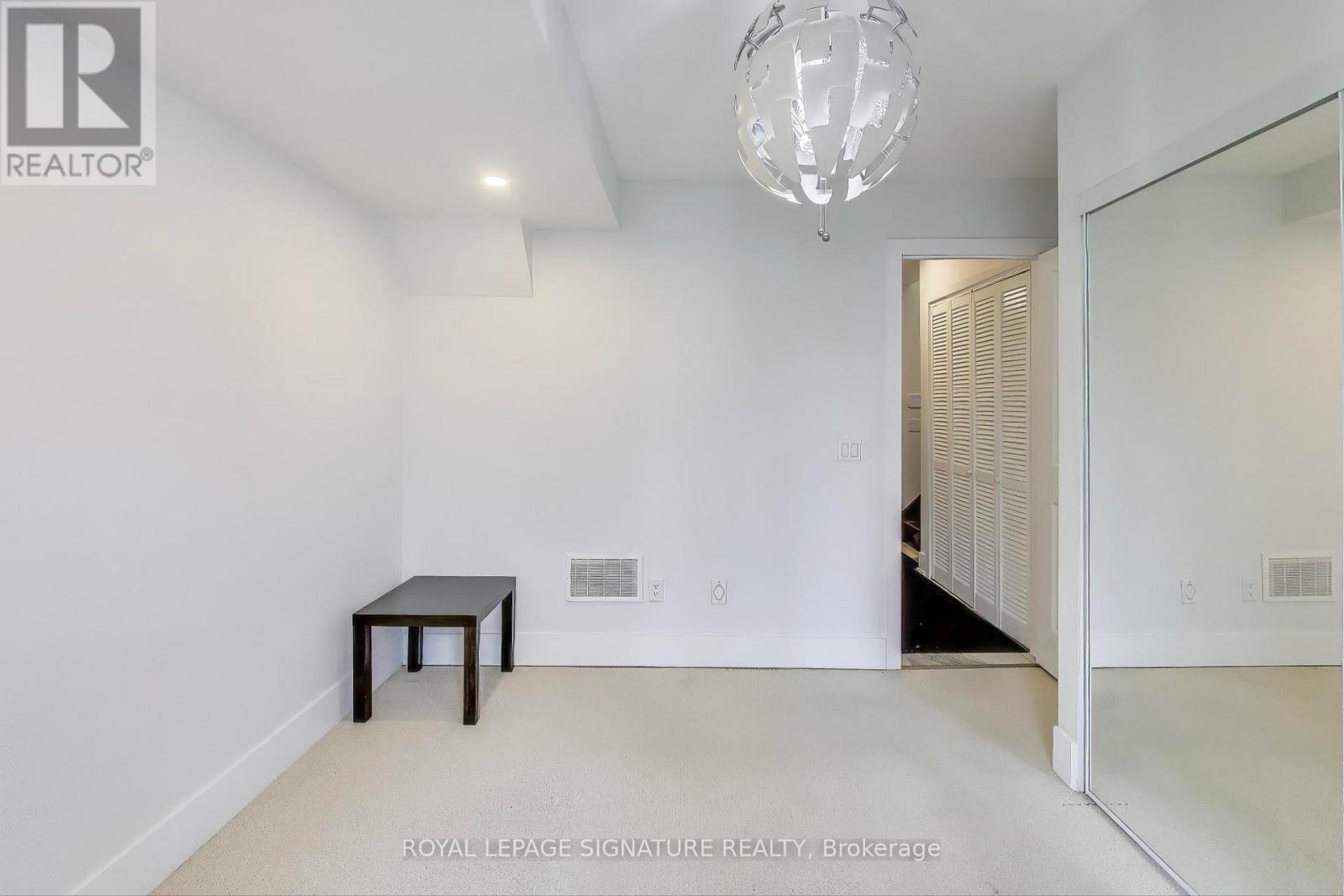 9124 Bathurst Street, Vaughan (Patterson), Ontario  L4J 0K1 - Photo 26 - N12475471