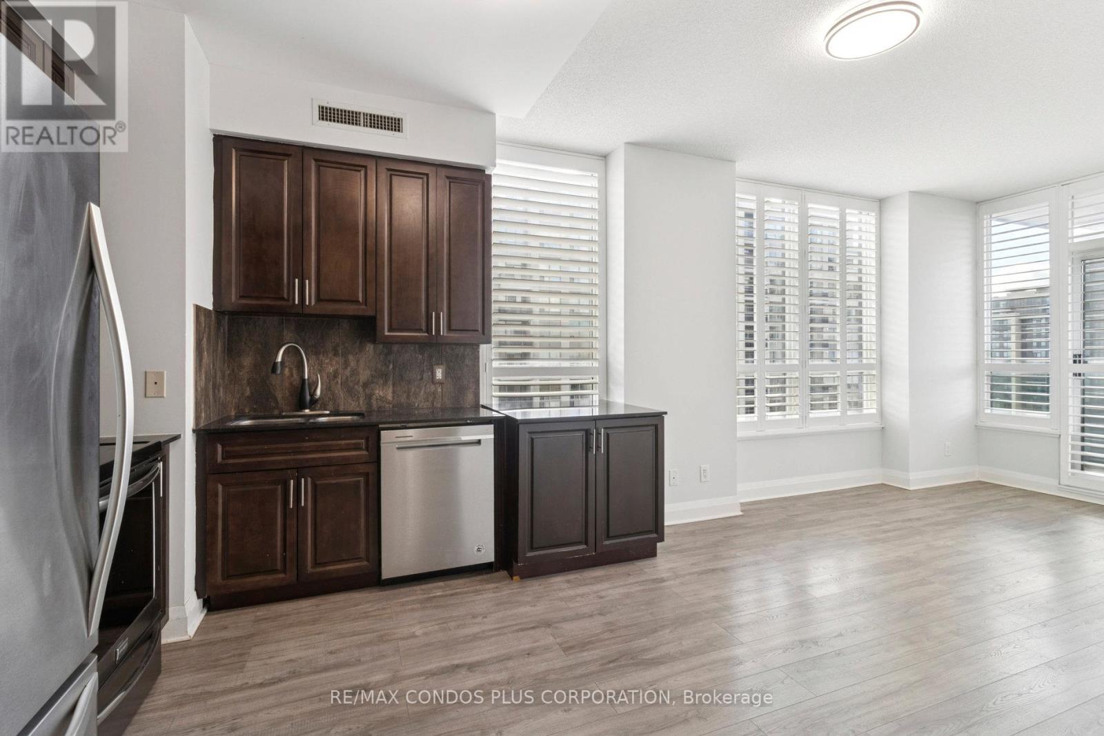 1108 - 20 North Park Road, Vaughan (Beverley Glen), Ontario  L4J 0G7 - Photo 1 - N12475536