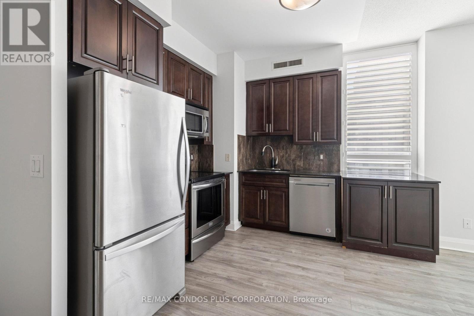 1108 - 20 North Park Road, Vaughan (Beverley Glen), Ontario  L4J 0G7 - Photo 4 - N12475536