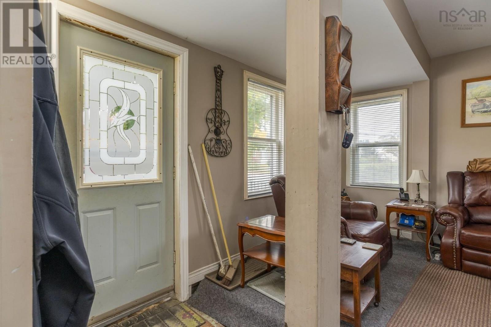 77 Gaston Road, Dartmouth, Nova Scotia  B2Y 3W8 - Photo 2 - 202526342