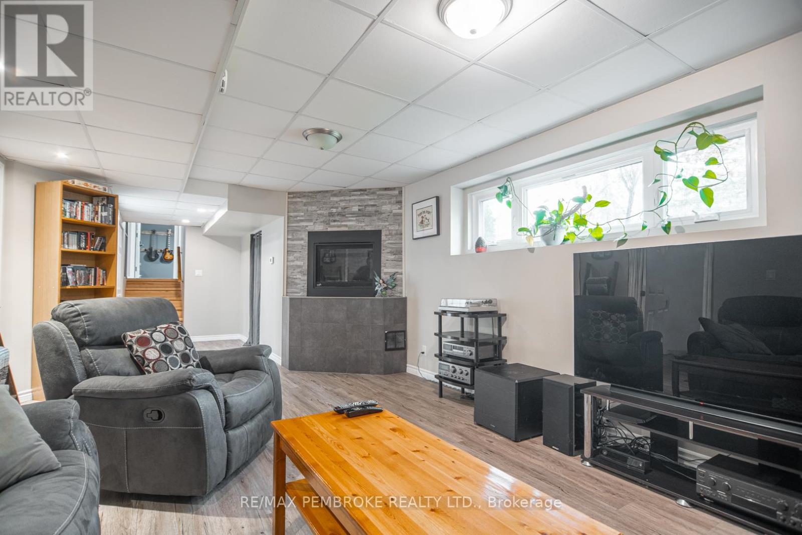 177 Sylvan Drive, Petawawa, Ontario  K8A 6W7 - Photo 28 - X12475830