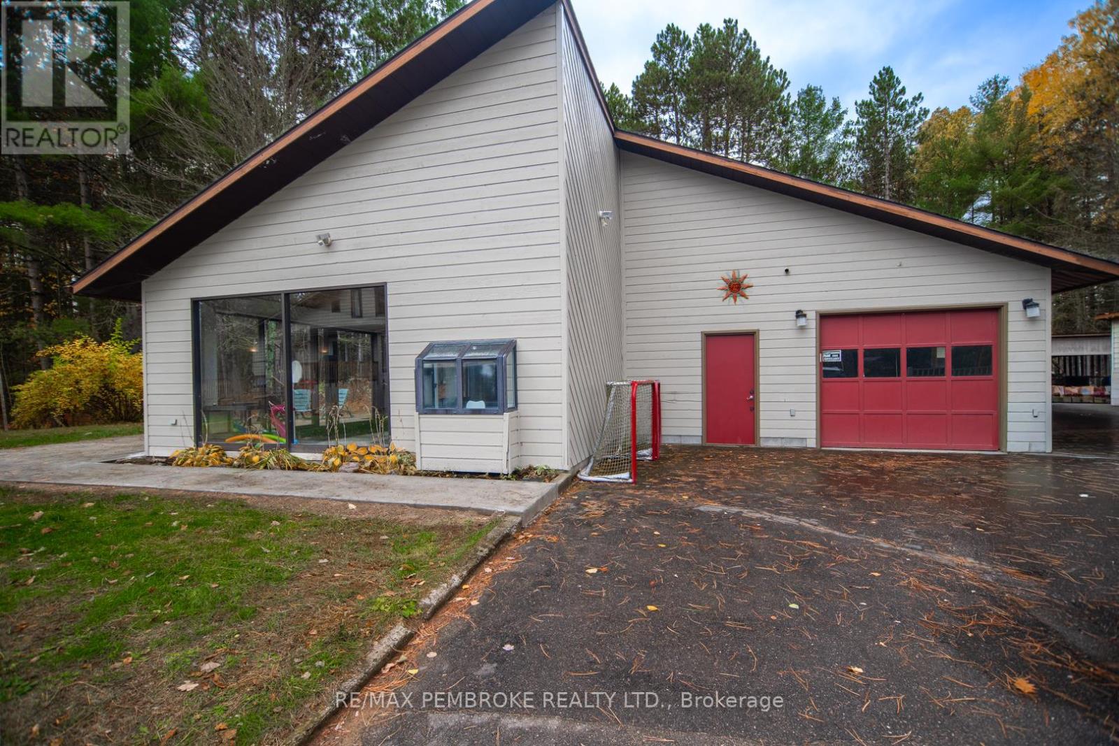 177 Sylvan Drive, Petawawa, Ontario  K8A 6W7 - Photo 36 - X12475830