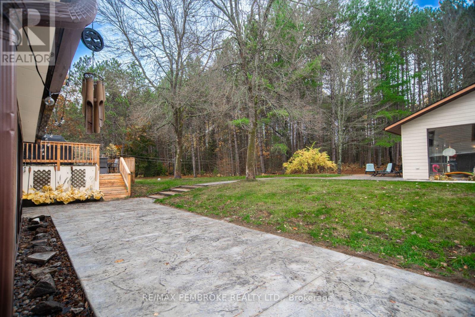 177 Sylvan Drive, Petawawa, Ontario  K8A 6W7 - Photo 47 - X12475830