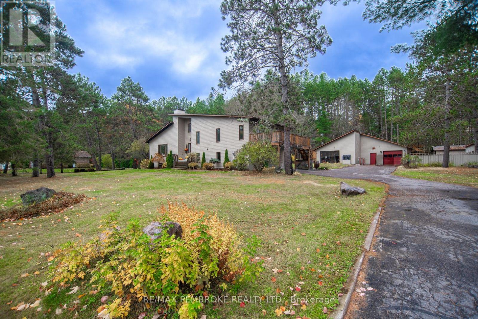 177 Sylvan Drive, Petawawa, Ontario  K8A 6W7 - Photo 49 - X12475830