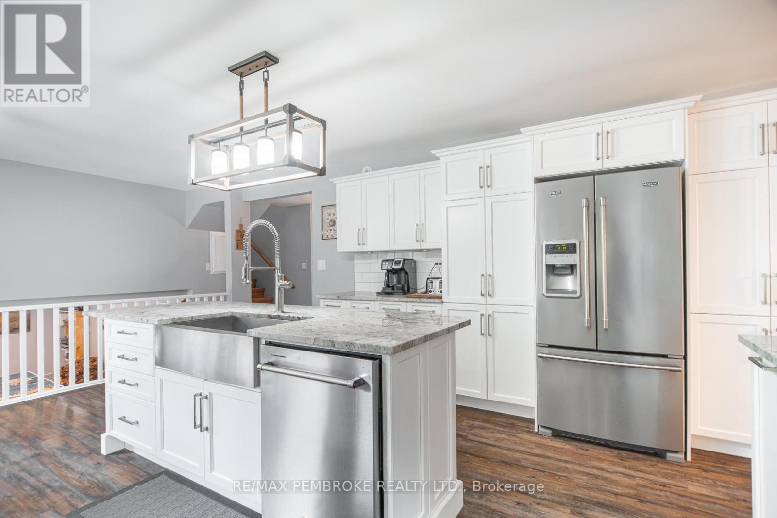 177 Sylvan Drive, Petawawa, Ontario  K8A 6W7 - Photo 5 - X12475830