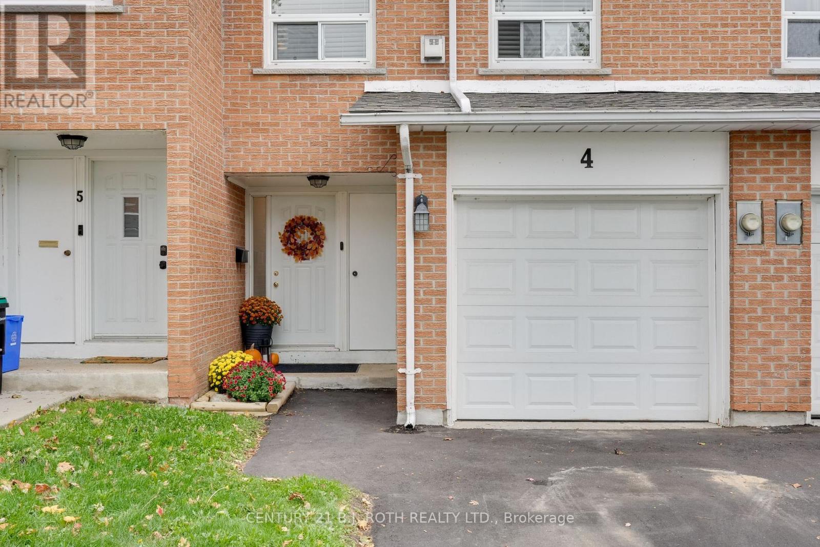 4 - 235 STEEL STREET, Barrie, Ontario