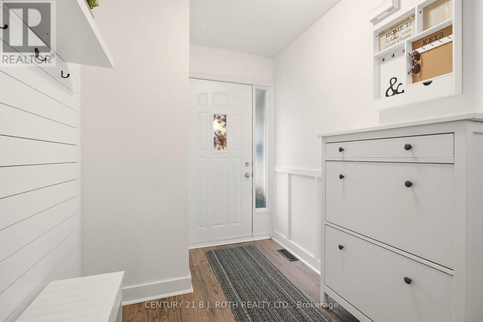 4 - 235 Steel Street, Barrie (Codrington), Ontario  L4M 2H1 - Photo 4 - S12475300