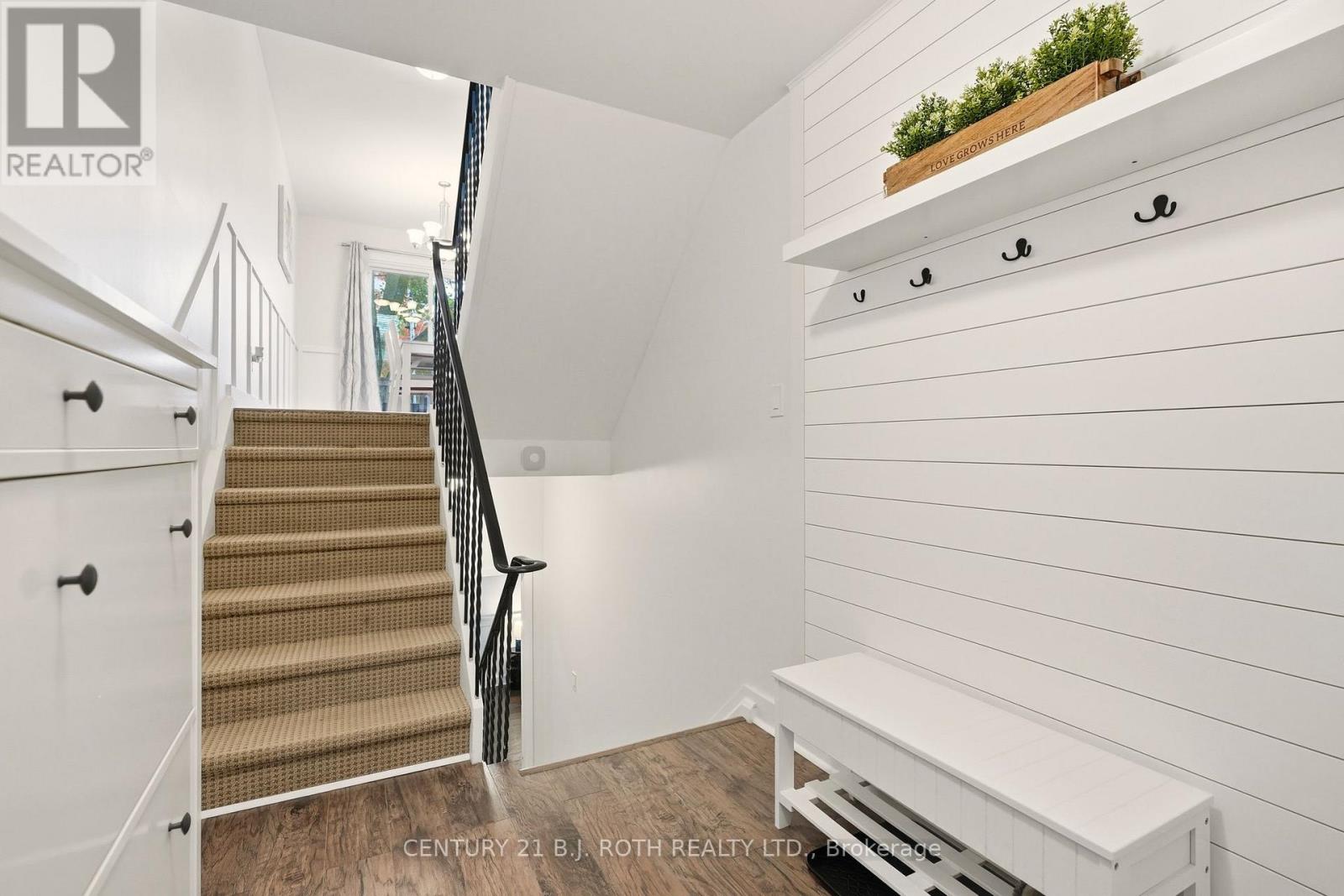 4 - 235 Steel Street, Barrie (Codrington), Ontario  L4M 2H1 - Photo 5 - S12475300