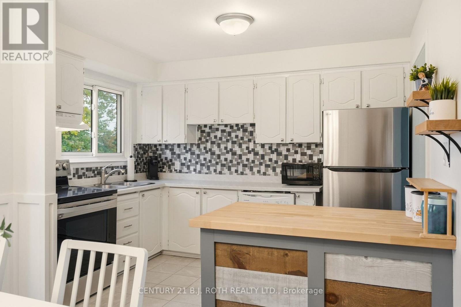 4 - 235 Steel Street, Barrie (Codrington), Ontario  L4M 2H1 - Photo 8 - S12475300