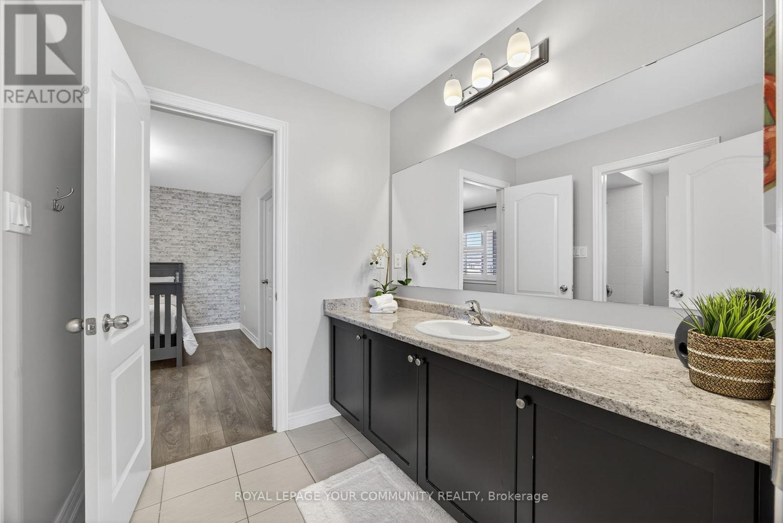 44 Cameron Street, Springwater (Centre Vespra), Ontario  L9X 0S3 - Photo 38 - S12475406