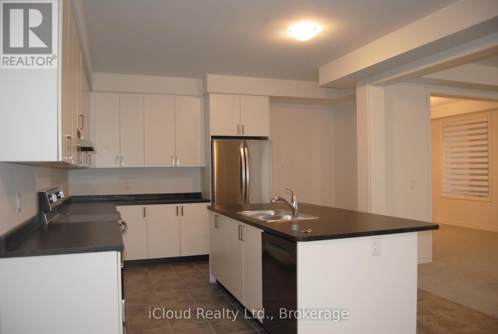 22 Sassafras Road, Springwater, Ontario  L9X 2C6 - Photo 12 - S12475454