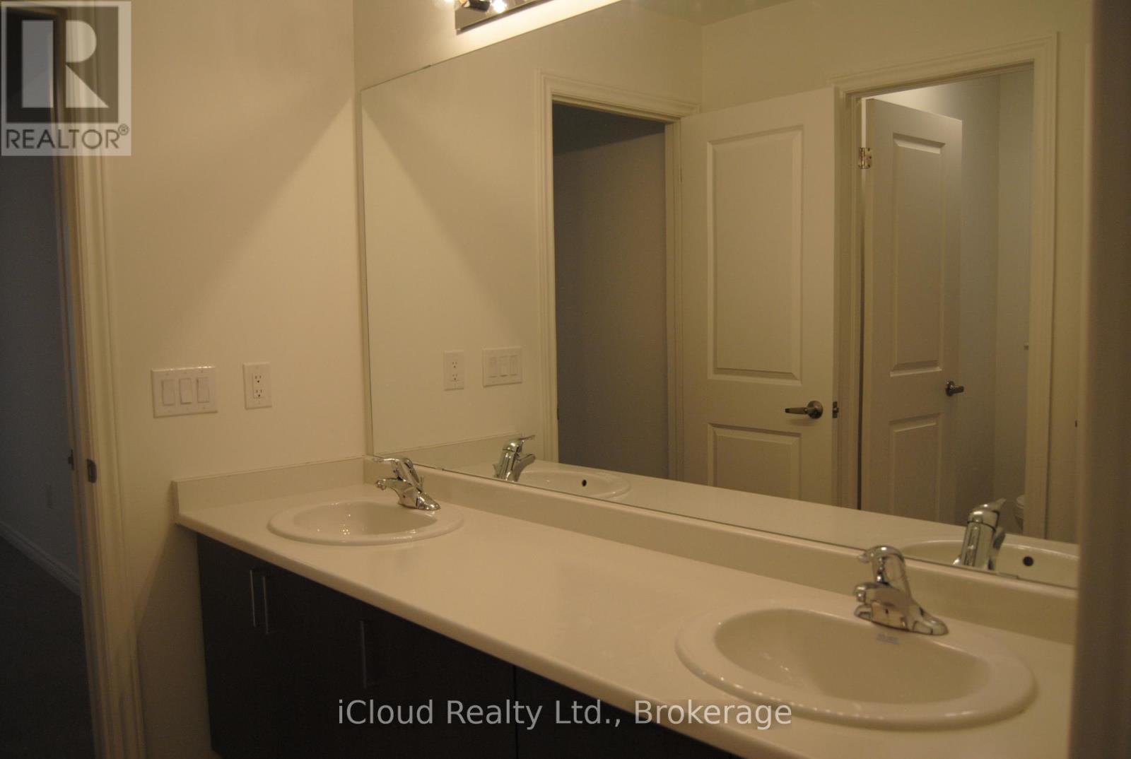 22 Sassafras Road, Springwater, Ontario  L9X 2C6 - Photo 21 - S12475454