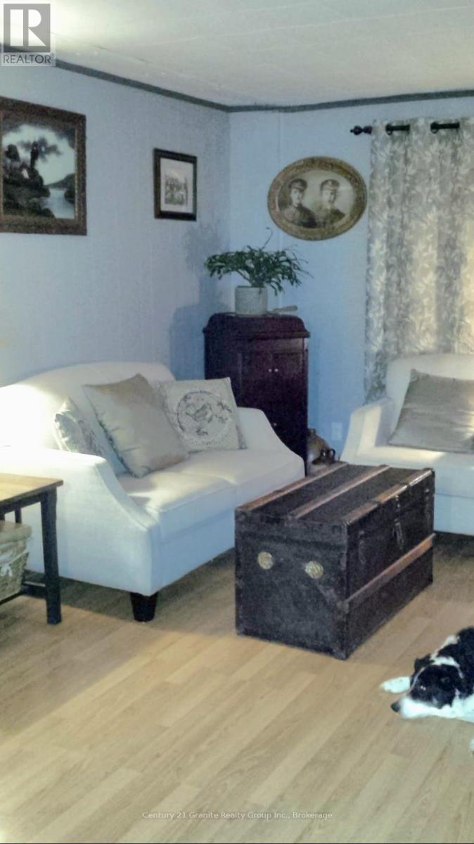 1046 Lutterworth Pines Road E, Minden Hills (Lutterworth), Ontario  K0M 2K0 - Photo 6 - X12475906