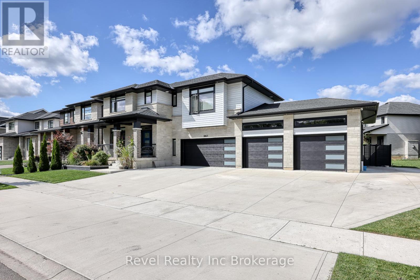 176 Tamarack Boulevard, Woodstock, Ontario  N4S 0E2 - Photo 3 - X12475568
