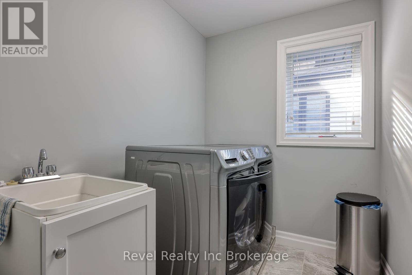 176 Tamarack Boulevard, Woodstock, Ontario  N4S 0E2 - Photo 32 - X12475568