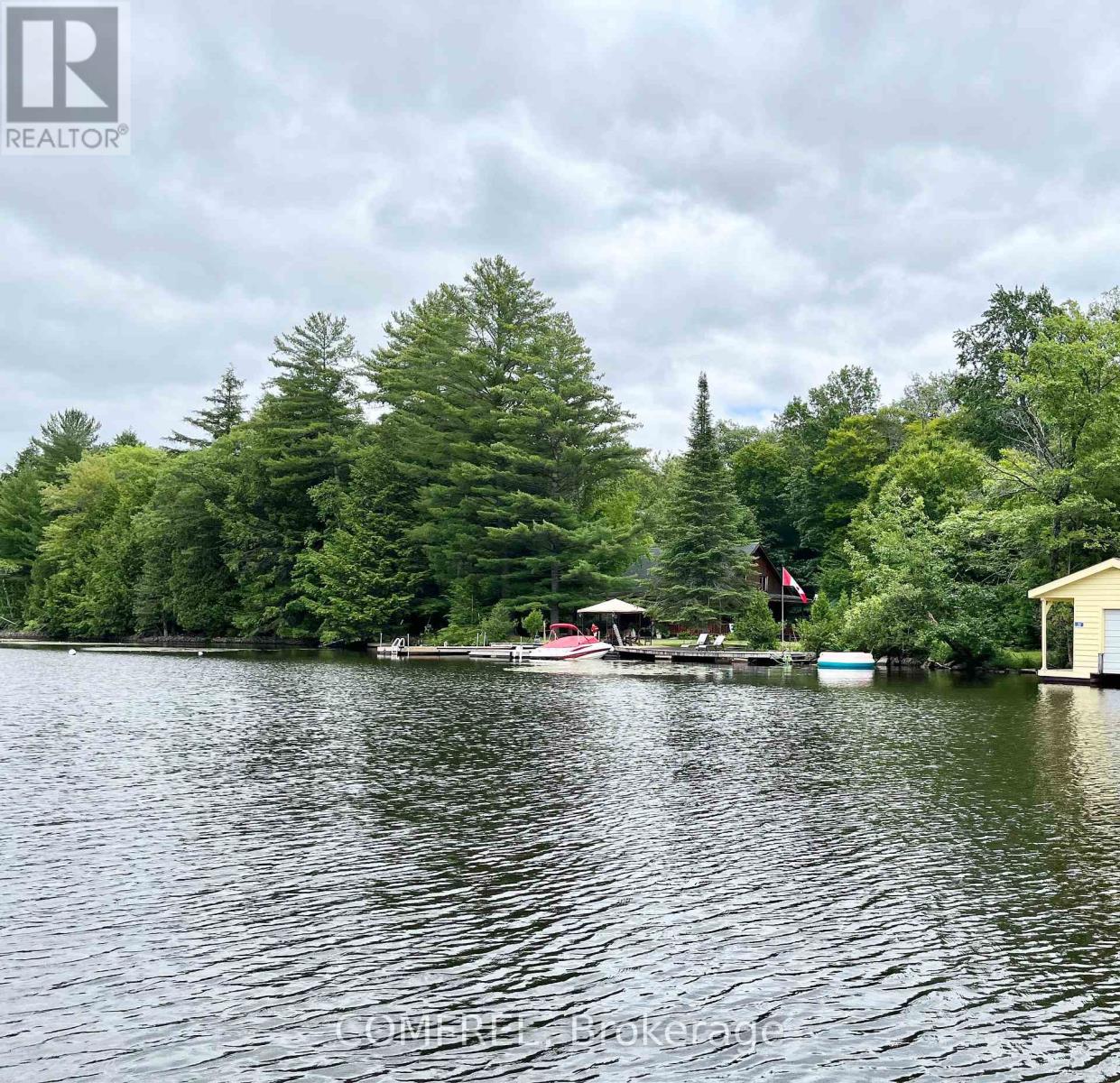 30 Mcvittle Island, Bracebridge, Ontario  P1L 1W8 - Photo 2 - X12474128