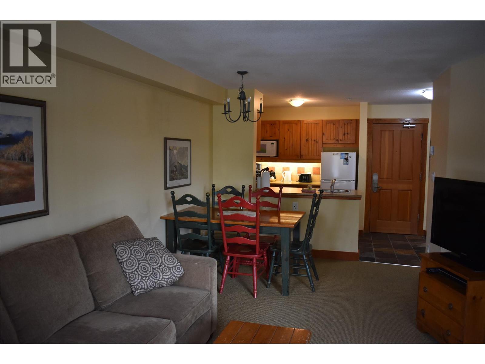 2080 Summit Drive Unit# 104 Lot# 3, panorama, British Columbia