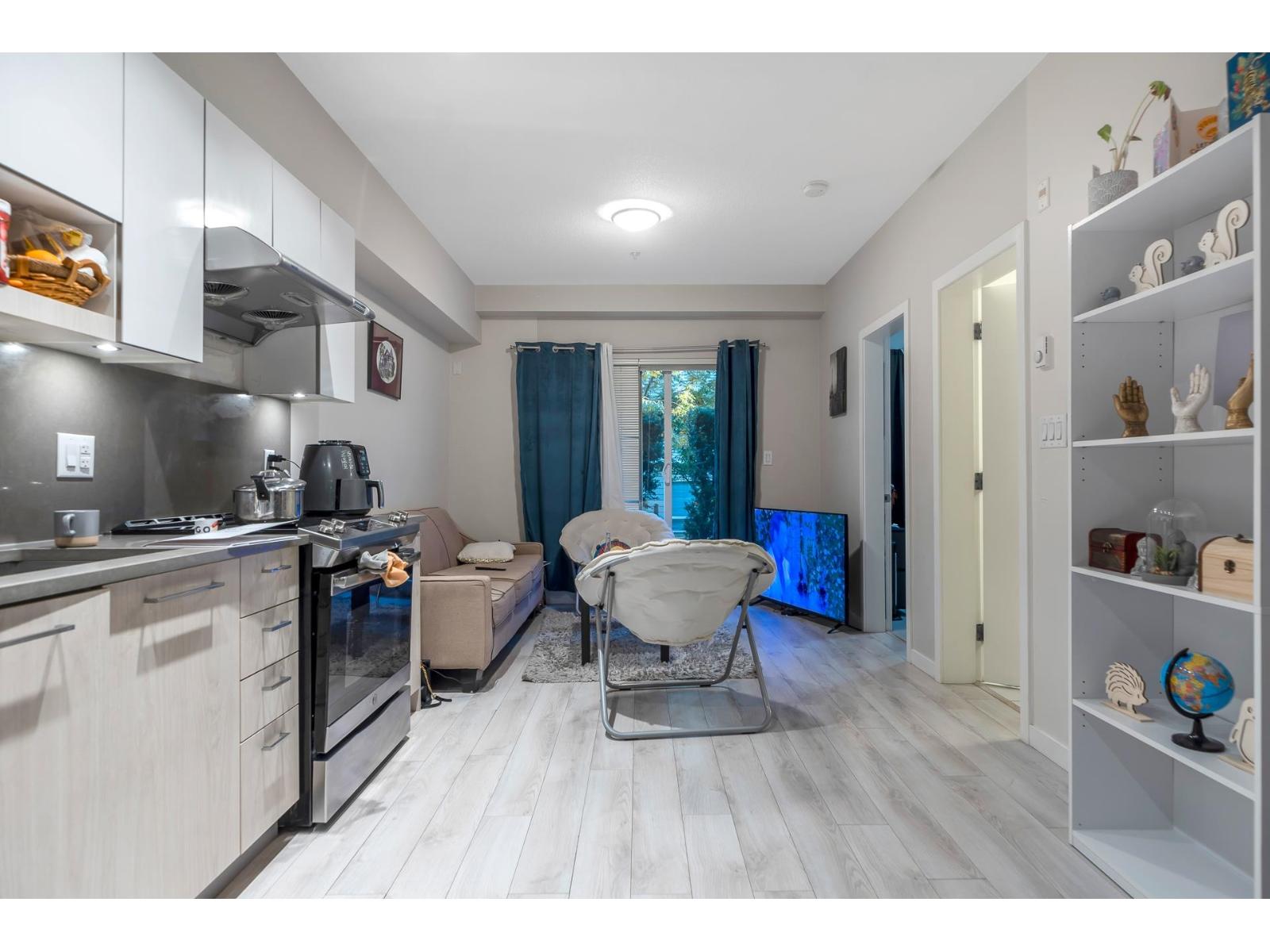 221 13768 108 Avenue, Surrey, British Columbia V3T 0L9 - Photo 3 - R3060568