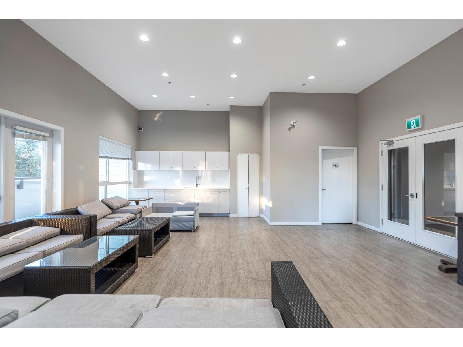 221 13768 108 Avenue, Surrey, British Columbia V3T 0L9 - Photo 33 - R3060568