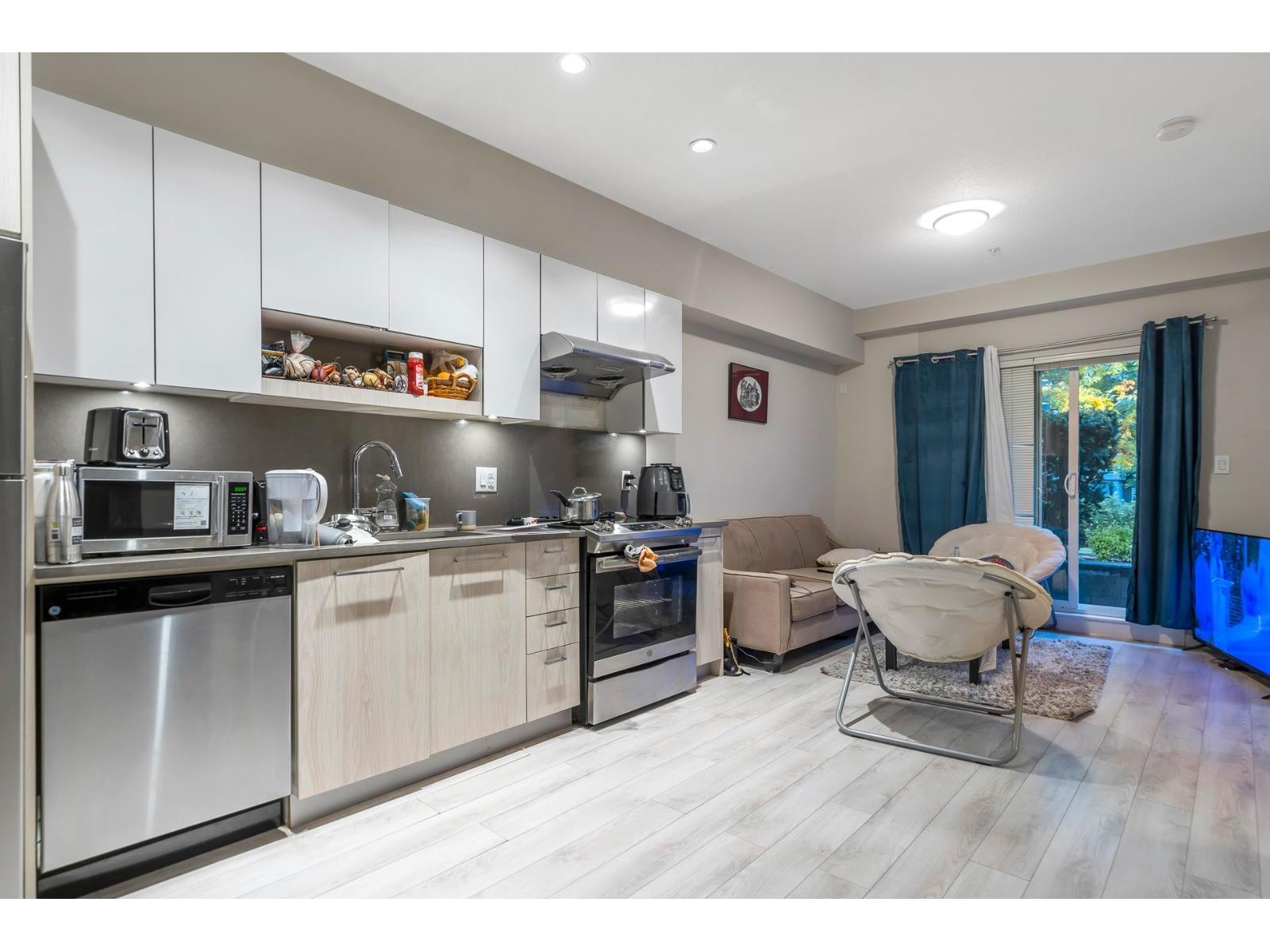 221 13768 108 Avenue, Surrey, British Columbia V3T 0L9 - Photo 4 - R3060568