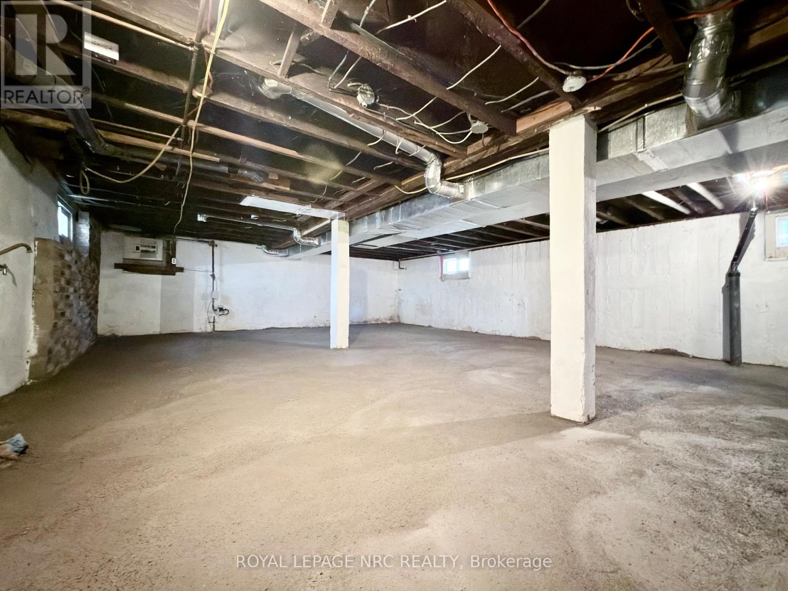 108 Carlton Street, St. Catharines, Ontario  L2R 1R3 - Photo 41 - X12463619
