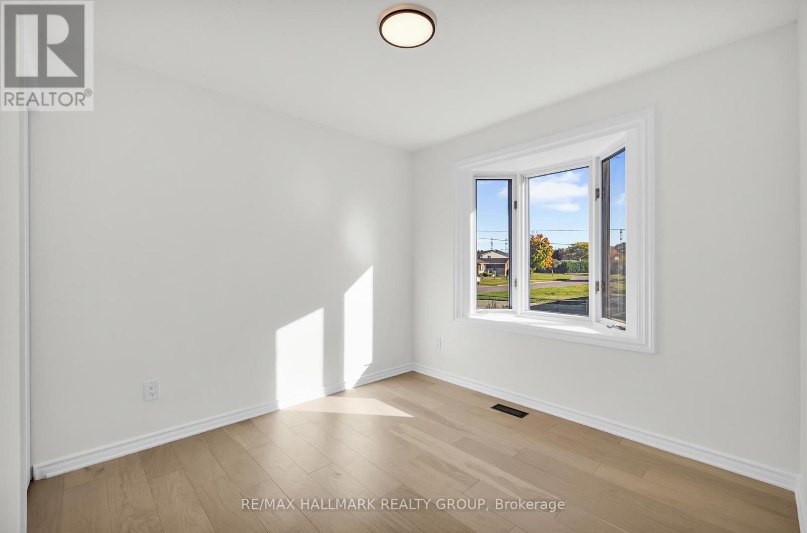 26 Spring Garden Avenue, Ottawa, Ontario  K2G 3B4 - Photo 21 - X12468405