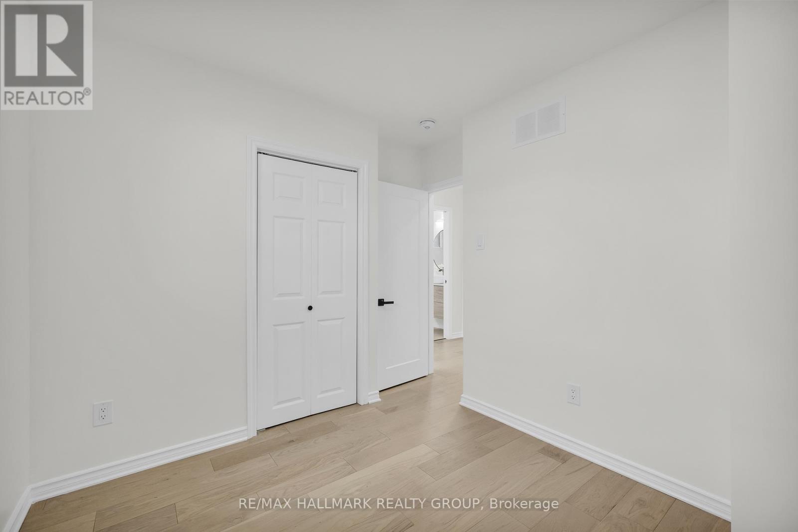 26 Spring Garden Avenue, Ottawa, Ontario  K2G 3B4 - Photo 23 - X12468405