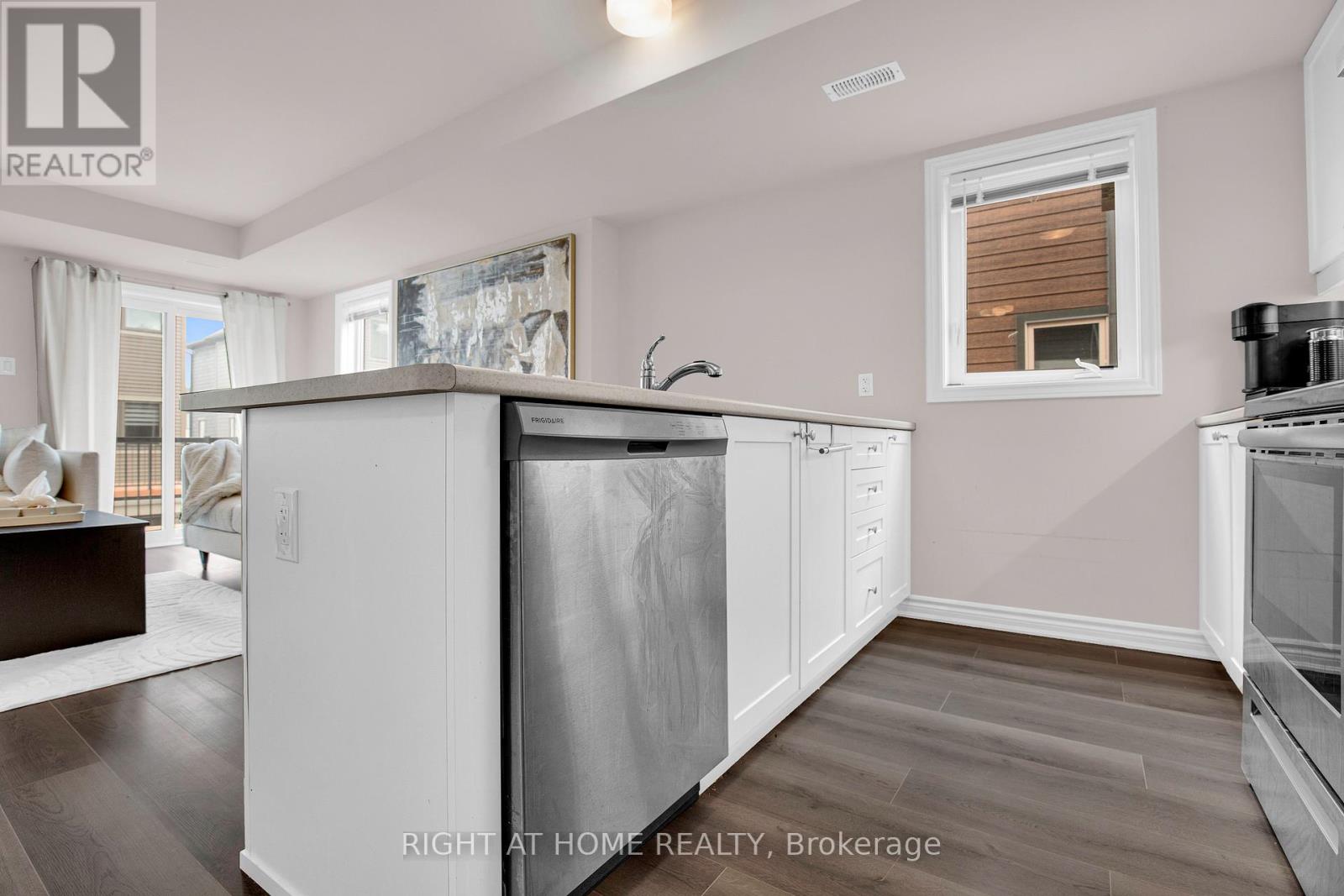 127 Anthracite Private, Ottawa, Ontario  K2J 7C8 - Photo 17 - X12470629