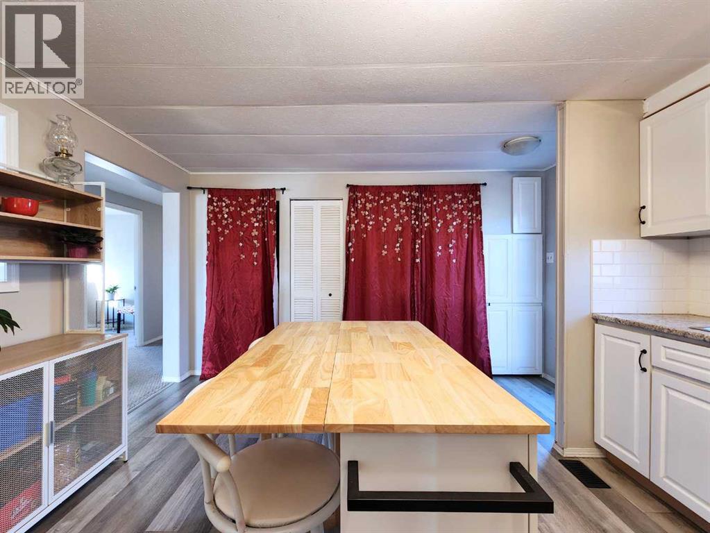 34 Willow Road W, Claresholm, Alberta  T0L 0T0 - Photo 4 - A2264887