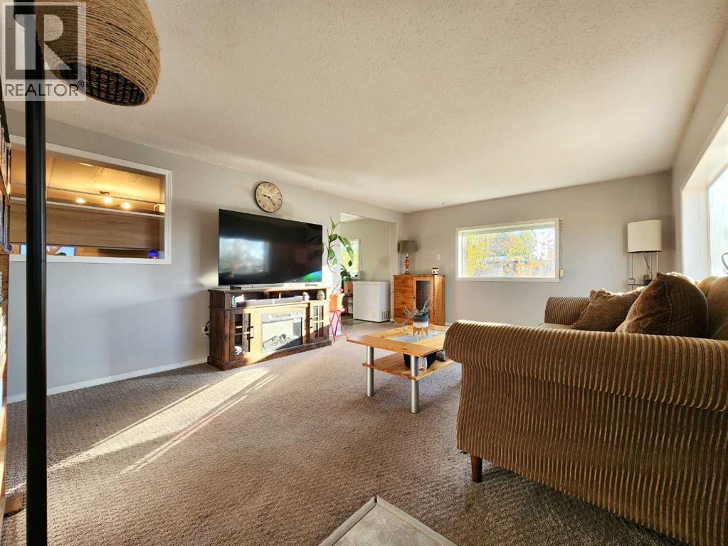 34 Willow Road W, Claresholm, Alberta  T0L 0T0 - Photo 5 - A2264887