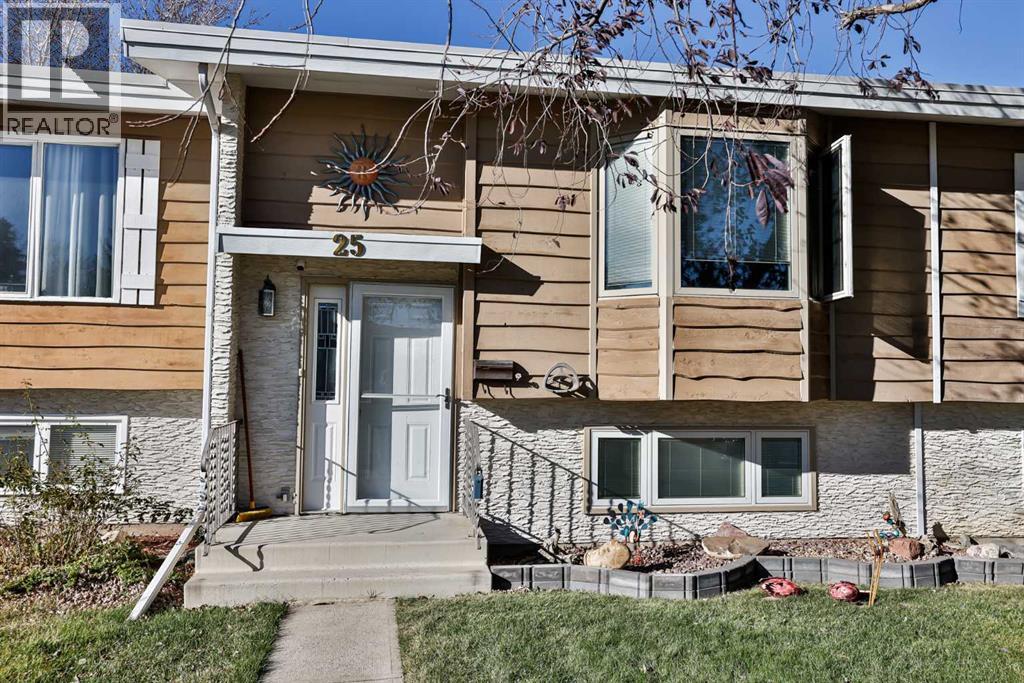 25 Selkirk Road W, Lethbridge, Alberta