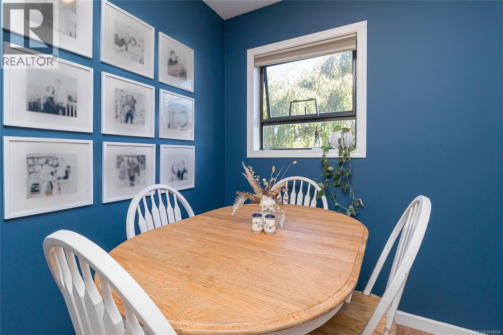 201 7 Gorge Rd W, Saanich, British Columbia V9A 1L9 - Photo 13 - 1018034