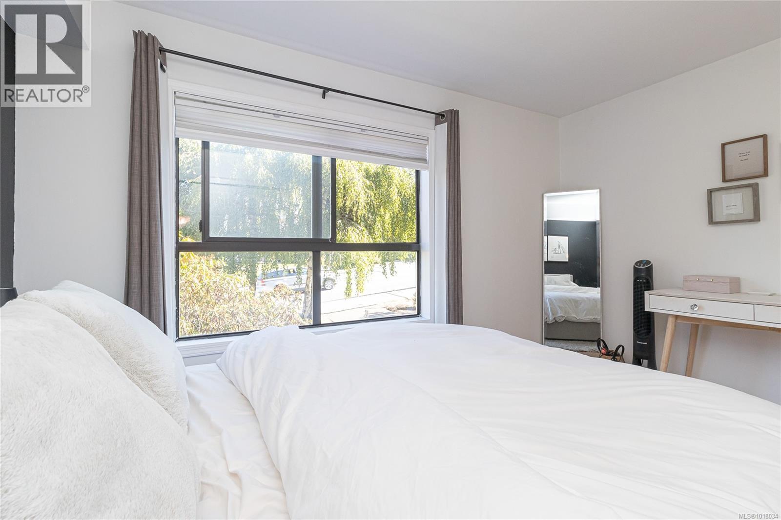 201 7 Gorge Rd W, Saanich, British Columbia V9A 1L9 - Photo 19 - 1018034