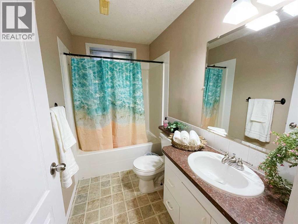 221 Coulee Creek Manor, Lethbridge, Alberta  T1K 8B9 - Photo 34 - A2265550